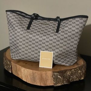 Michael Kors Signature Large tote.